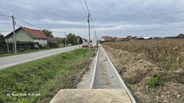 Pješačko - biciklistička staza u breziku - radovi na izgradnji